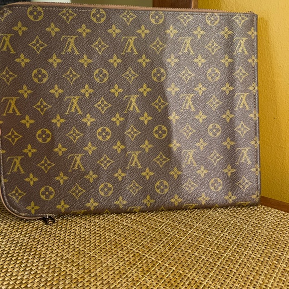 Authentic LV Vintage document Holder - Picture 5 of 16